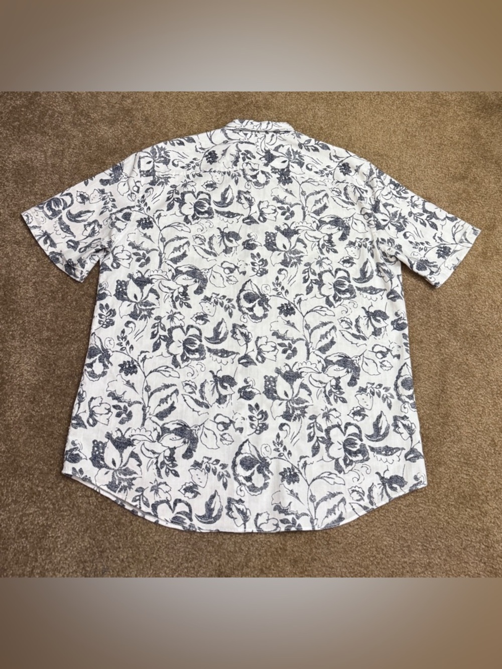 St. John's Bay SS Floral Button-Down Shirt - White/Navy Hawaiian style size L - Picture 3 of 5